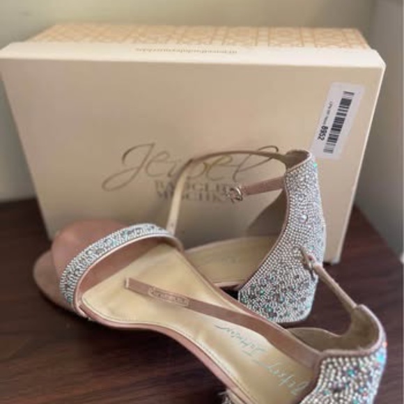 Betsey Johnson Size 10 Champagne Color Mari Chunky Heel Wedding Shoes - Picture 4 of 5